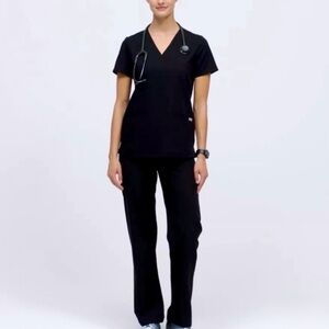 FIGS Women’s Black Kade Pants Shirt Scrubs Set XXL
